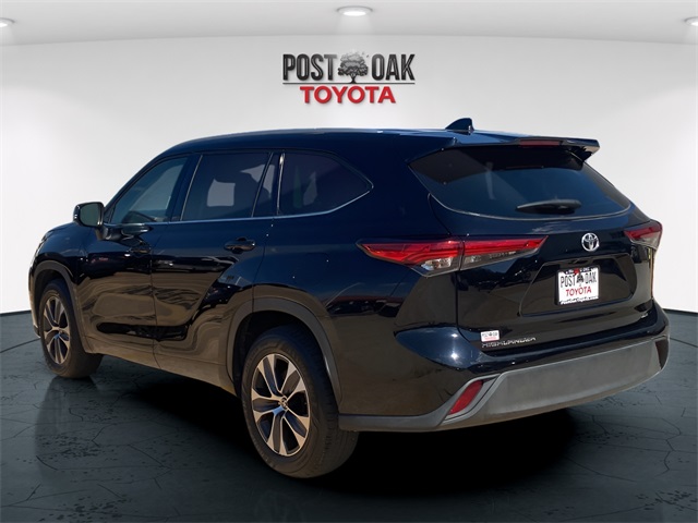 2022 Toyota Highlander XLE photo 6