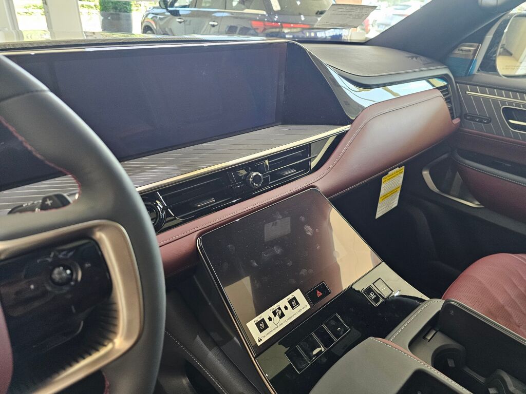 2025 Infiniti QX80 photo 30