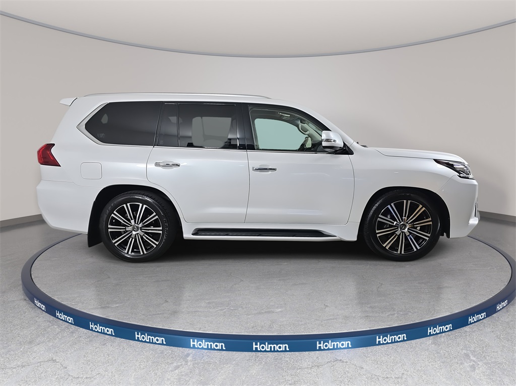 2020 Lexus LX 570 photo 3
