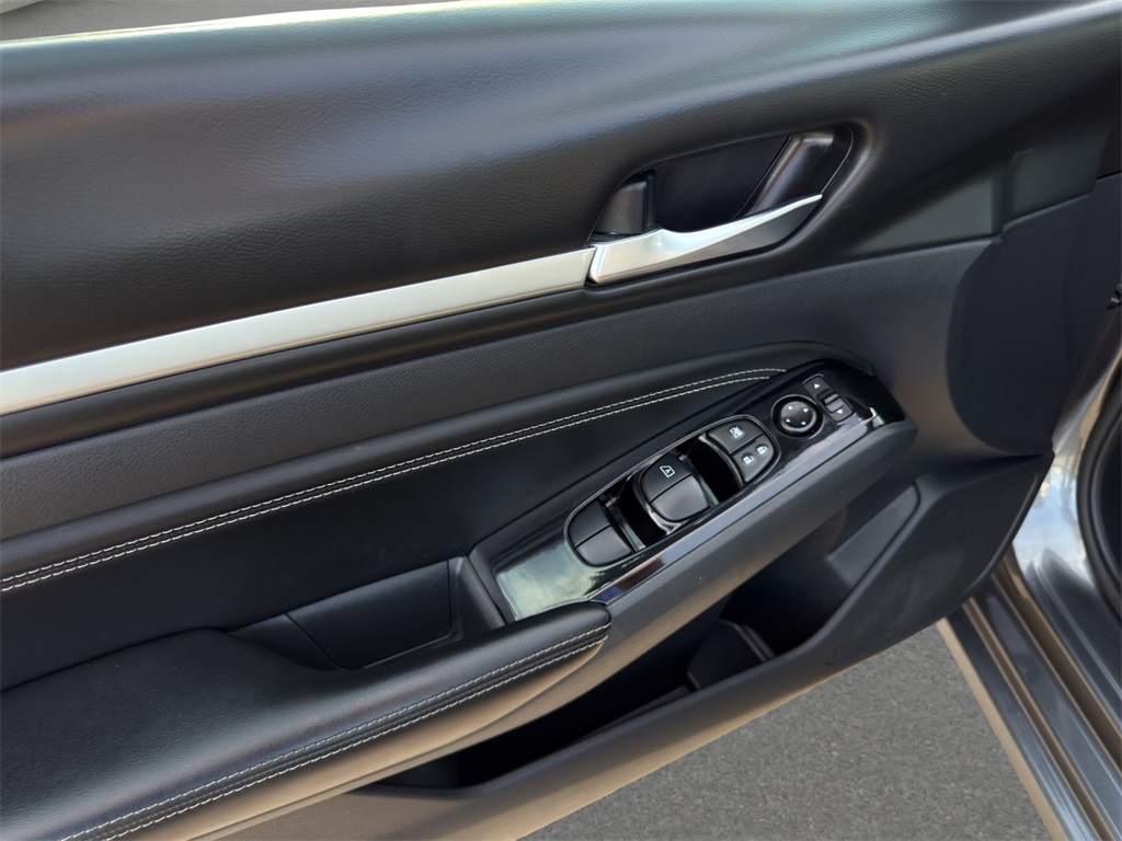 2023 Nissan Altima 2.5 SL photo 12