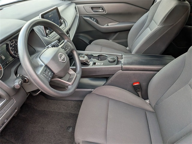 2025 Nissan Rogue S photo 10