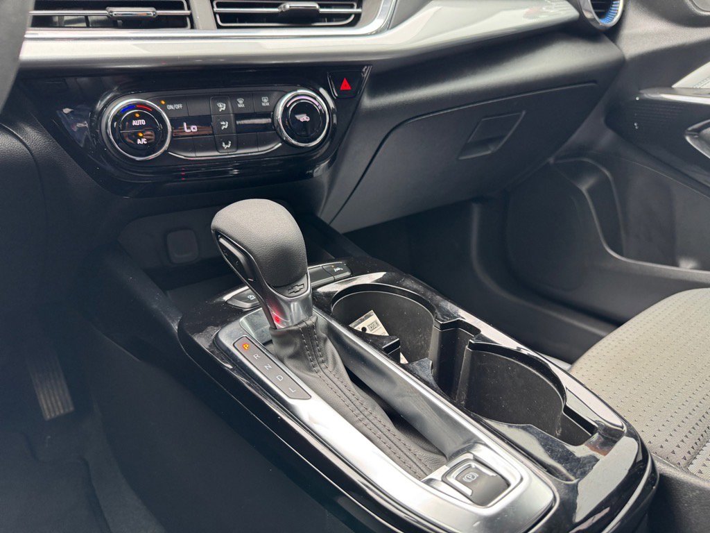 2024 Chevrolet Trax LT photo 19
