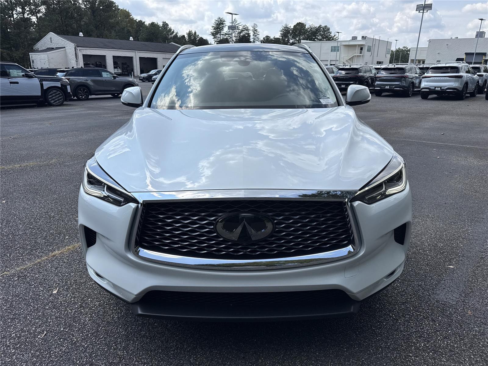 2025 Infiniti QX50 Luxe photo 2