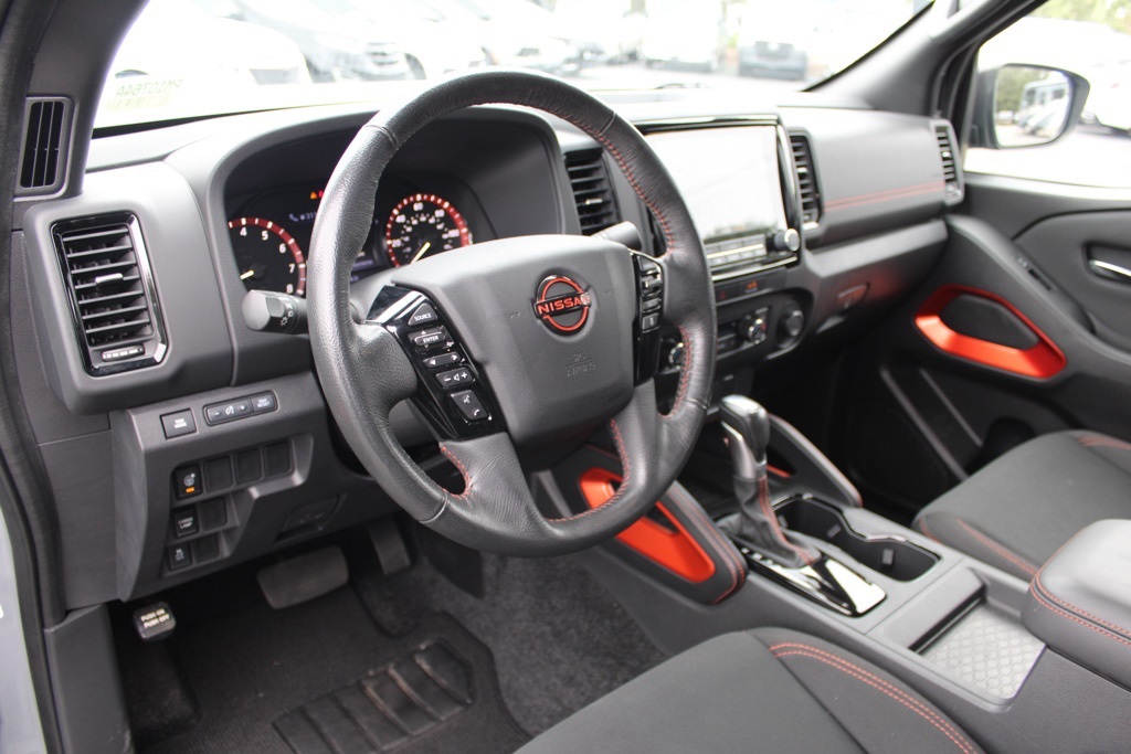 2022 Nissan Frontier Crew Cab PRO-X photo 4