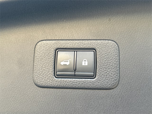 2023 Nissan Armada SL photo 19