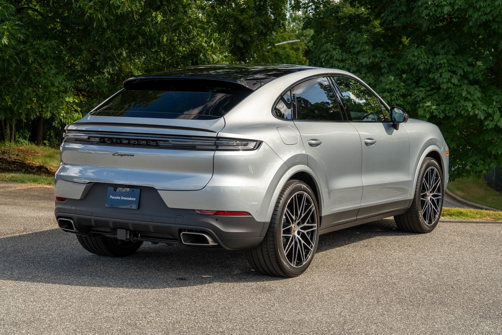 2026 Porsche Cayenne Base photo 7