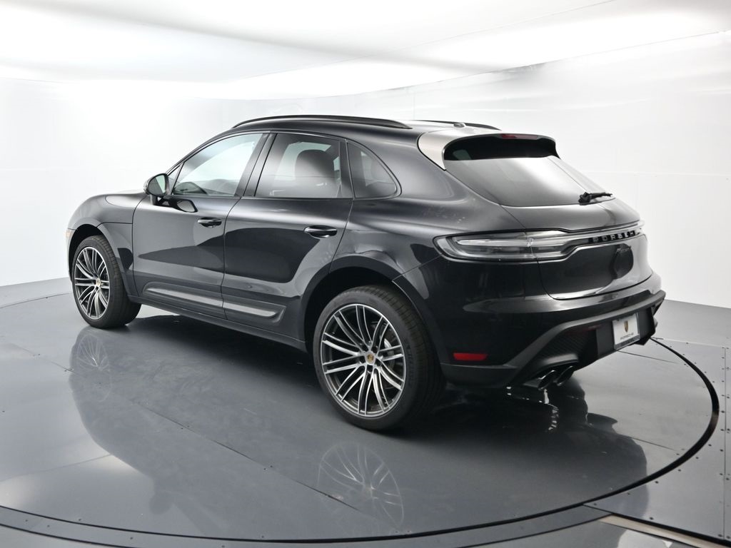 2026 Porsche Macan T photo 2