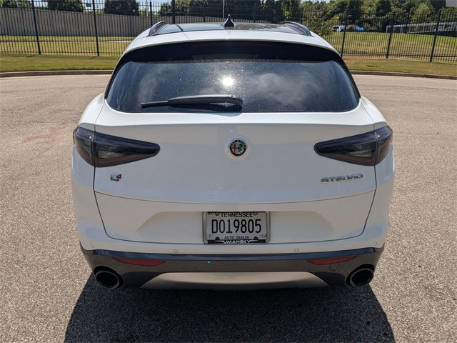 2024 Alfa Romeo Stelvio Ti photo 4