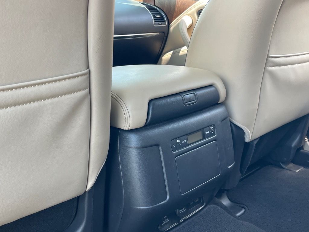2023 Nissan Armada SL photo 24