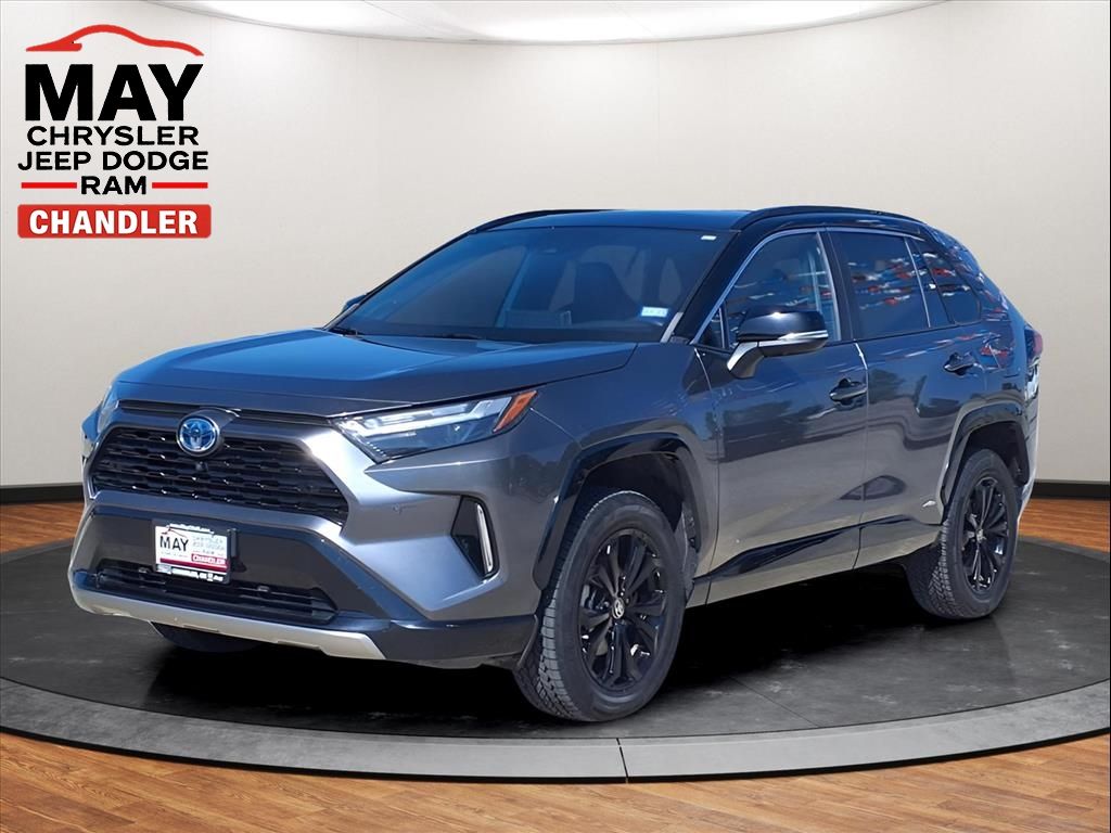 2022 Toyota RAV4 XSE's photo