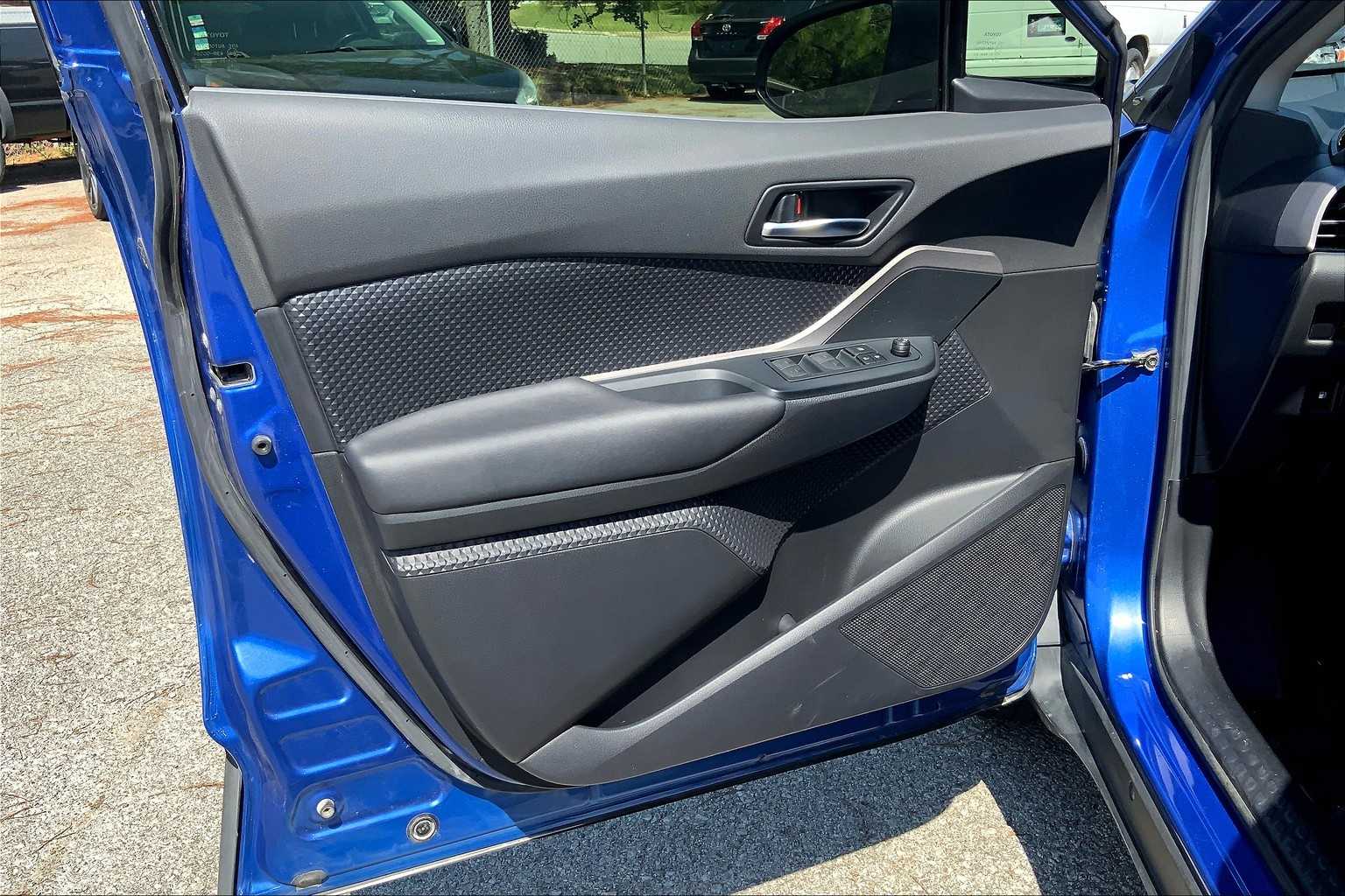 2020 Toyota C-HR LE photo 20
