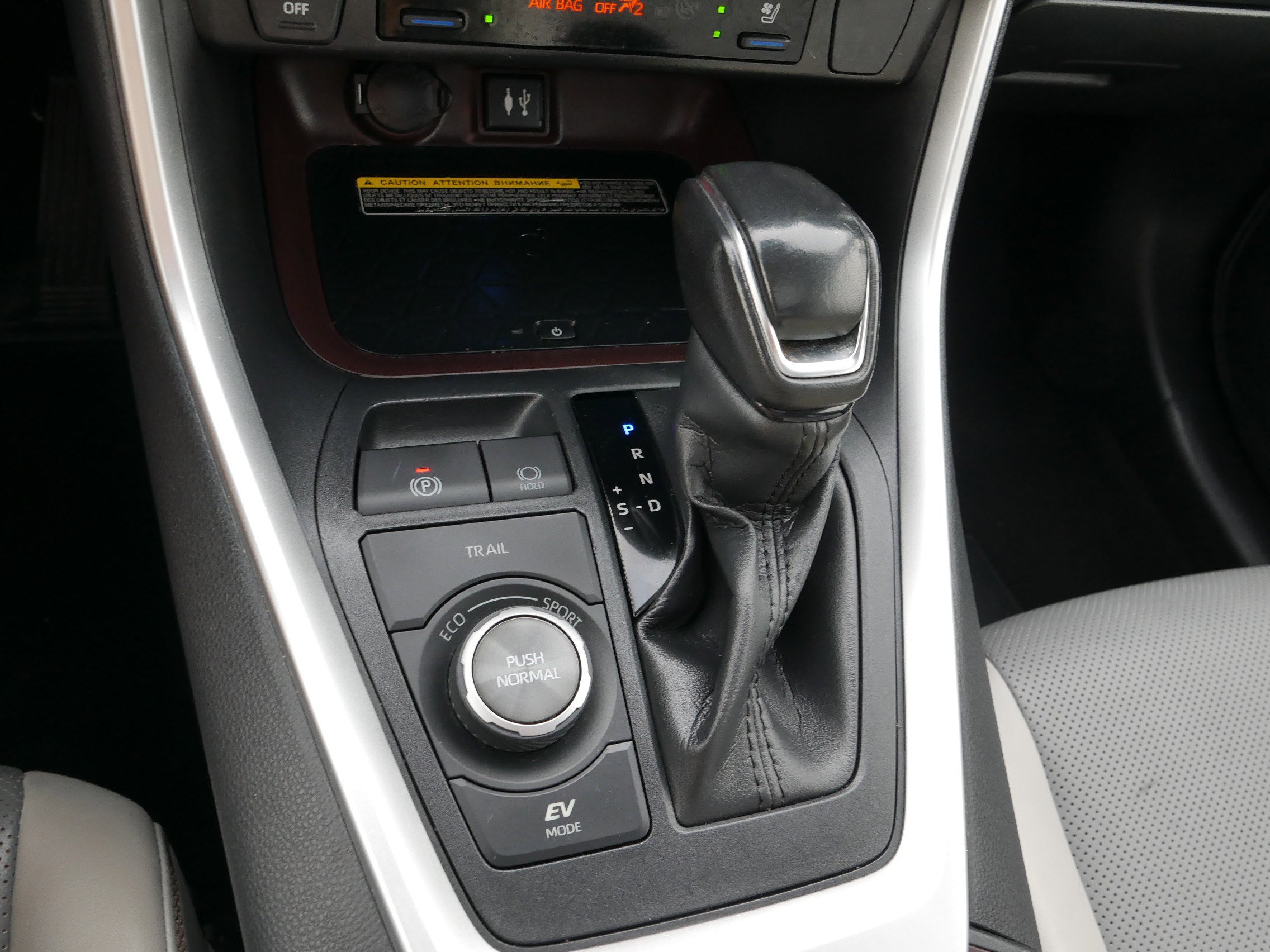 2019 Toyota RAV4 Hybrid Limited photo 21