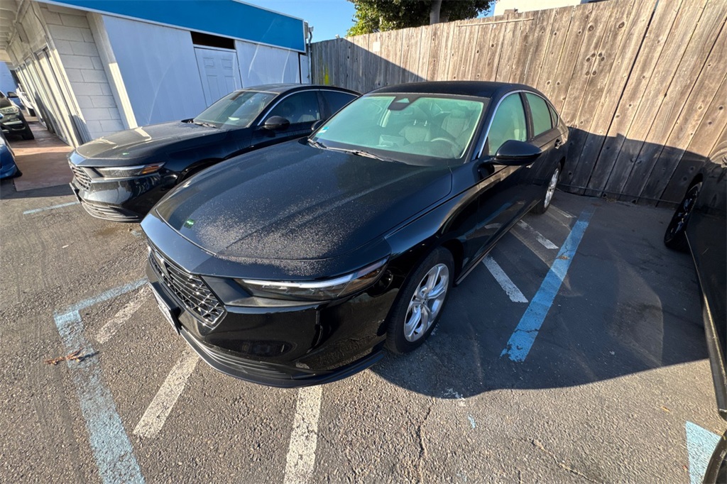 2023 Honda Accord LX photo 3