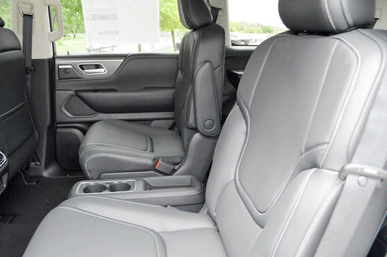 2025 Infiniti QX80 Pure photo 17