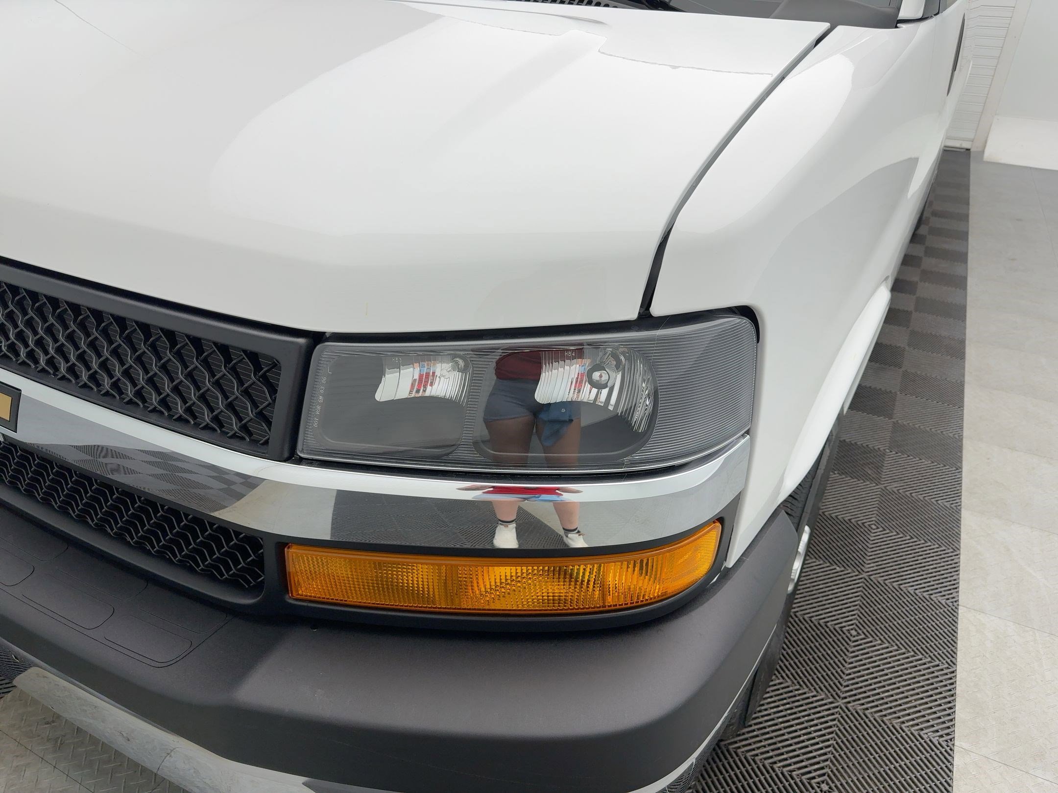 2025 Chevrolet Express Cargo 2500 photo 11