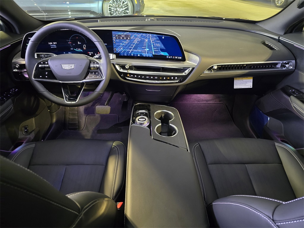 2025 Cadillac Lyriq Luxury photo 7