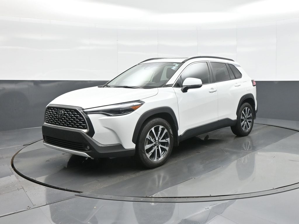 2023 Toyota Corolla Cross XLE photo 3