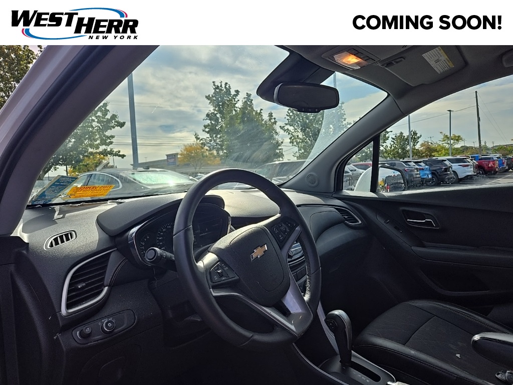 2017 Chevrolet Trax LT photo 2