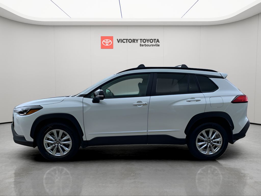 2025 Toyota Corolla Cross LE photo 7