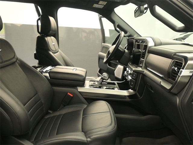 2025 Ford F-150 Platinum photo 15