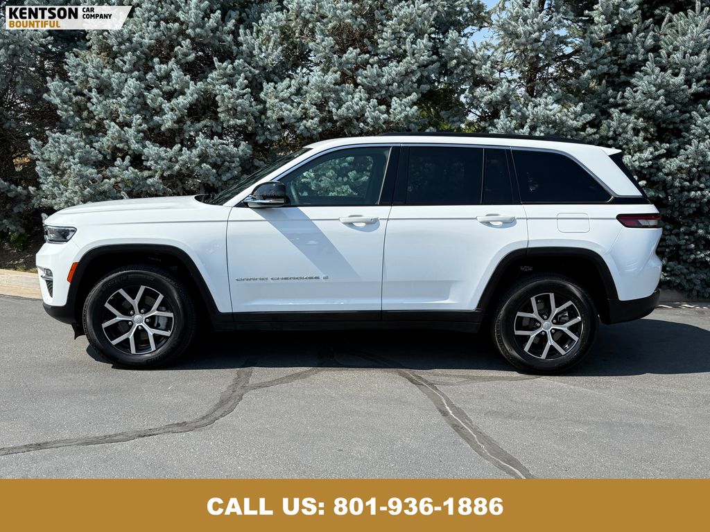 2024 Jeep Grand Cherokee Limited photo 3