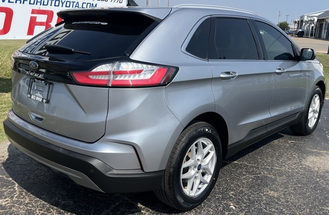 2021 Ford Edge SEL photo 4