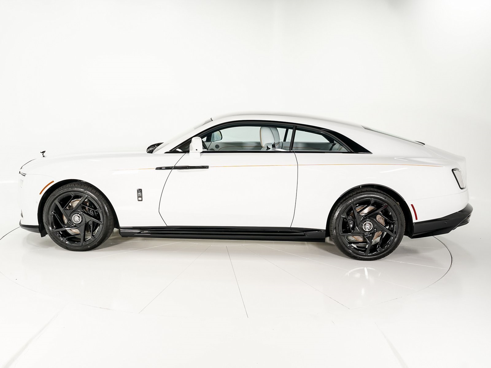 2025 Rolls Royce Spectre photo 2