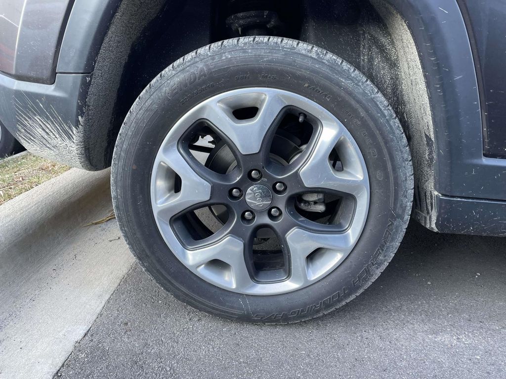 2018 Jeep Compass Limited photo 3