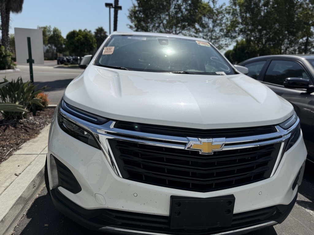 2024 Chevrolet Equinox LT photo 2