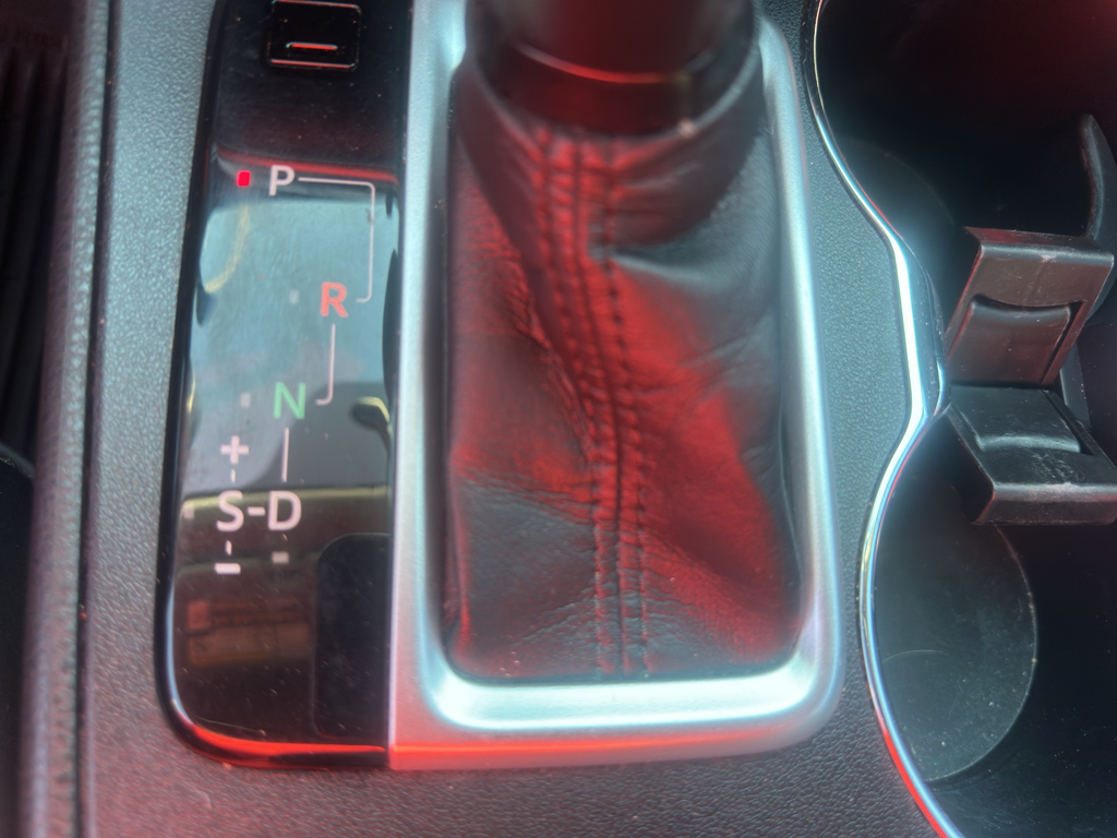 2015 Toyota Highlander LE photo 13