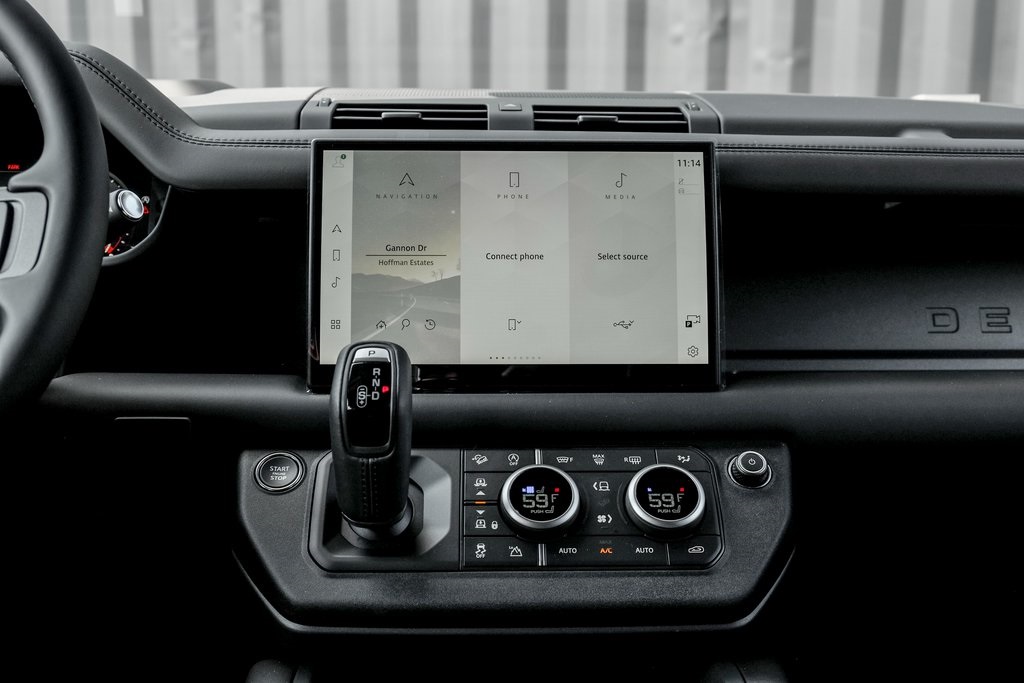 2025 Land Rover Defender 110 X-Dynamic SE photo 16