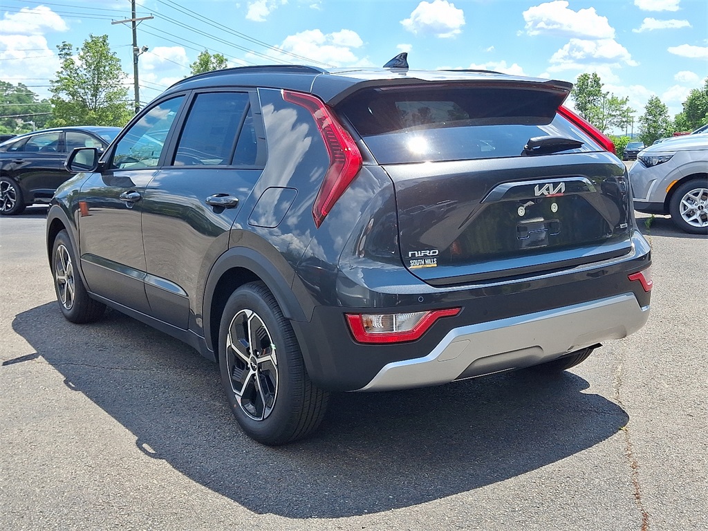 2025 Kia Niro EX photo 2