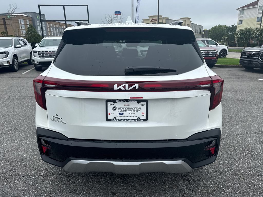 2025 Kia Seltos S photo 4