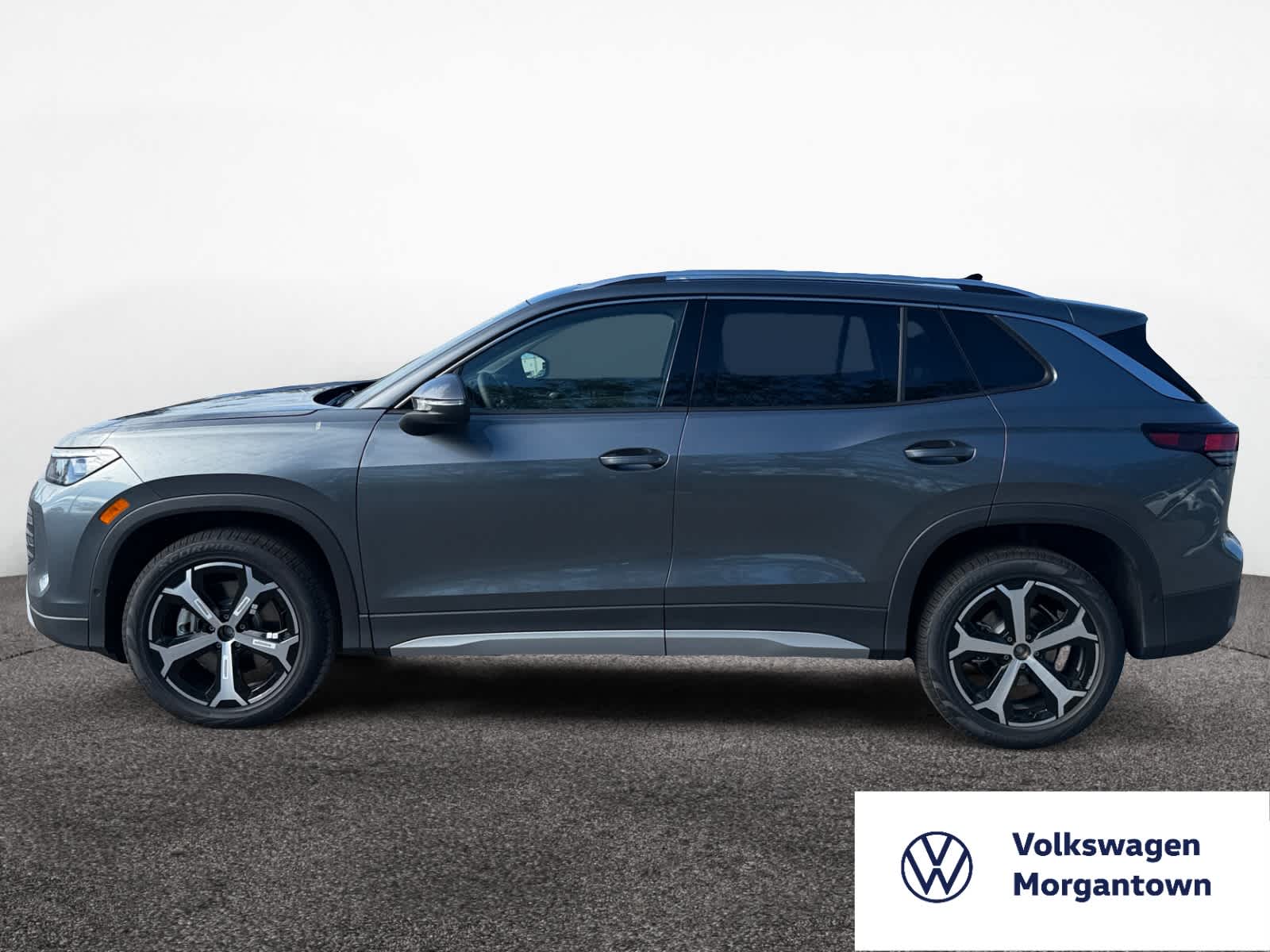 2025 Volkswagen Tiguan SE photo 2