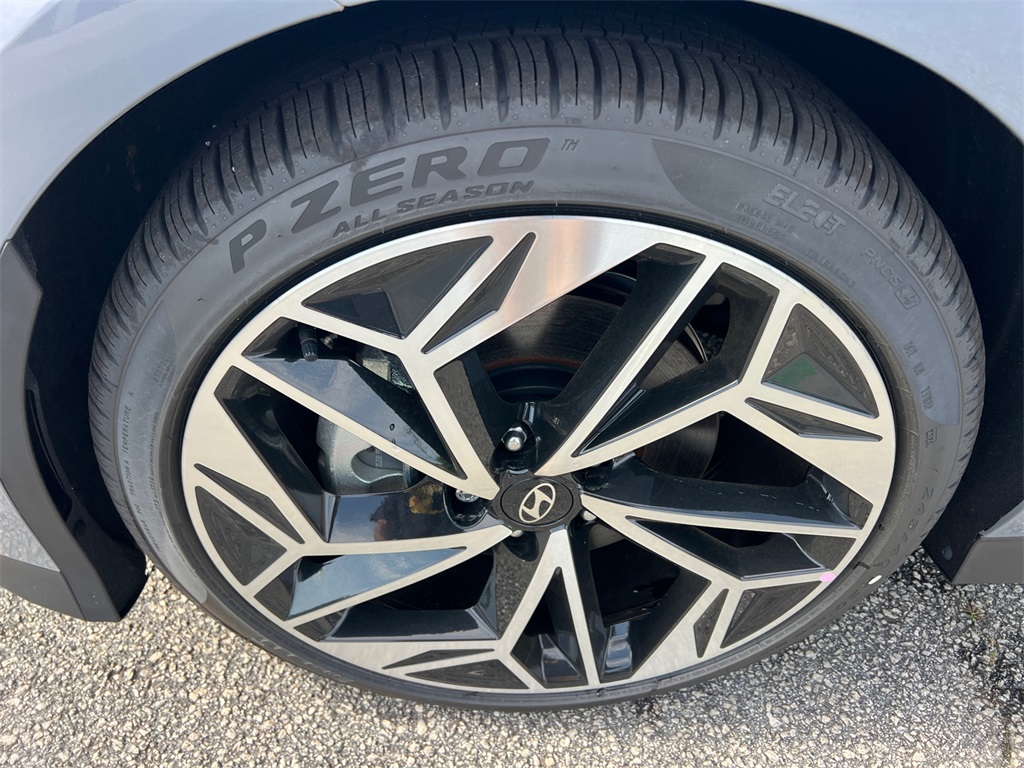 2025 Hyundai Ioniq 6 SEL photo 11