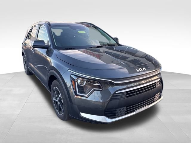 2024 Kia Niro LX's photo