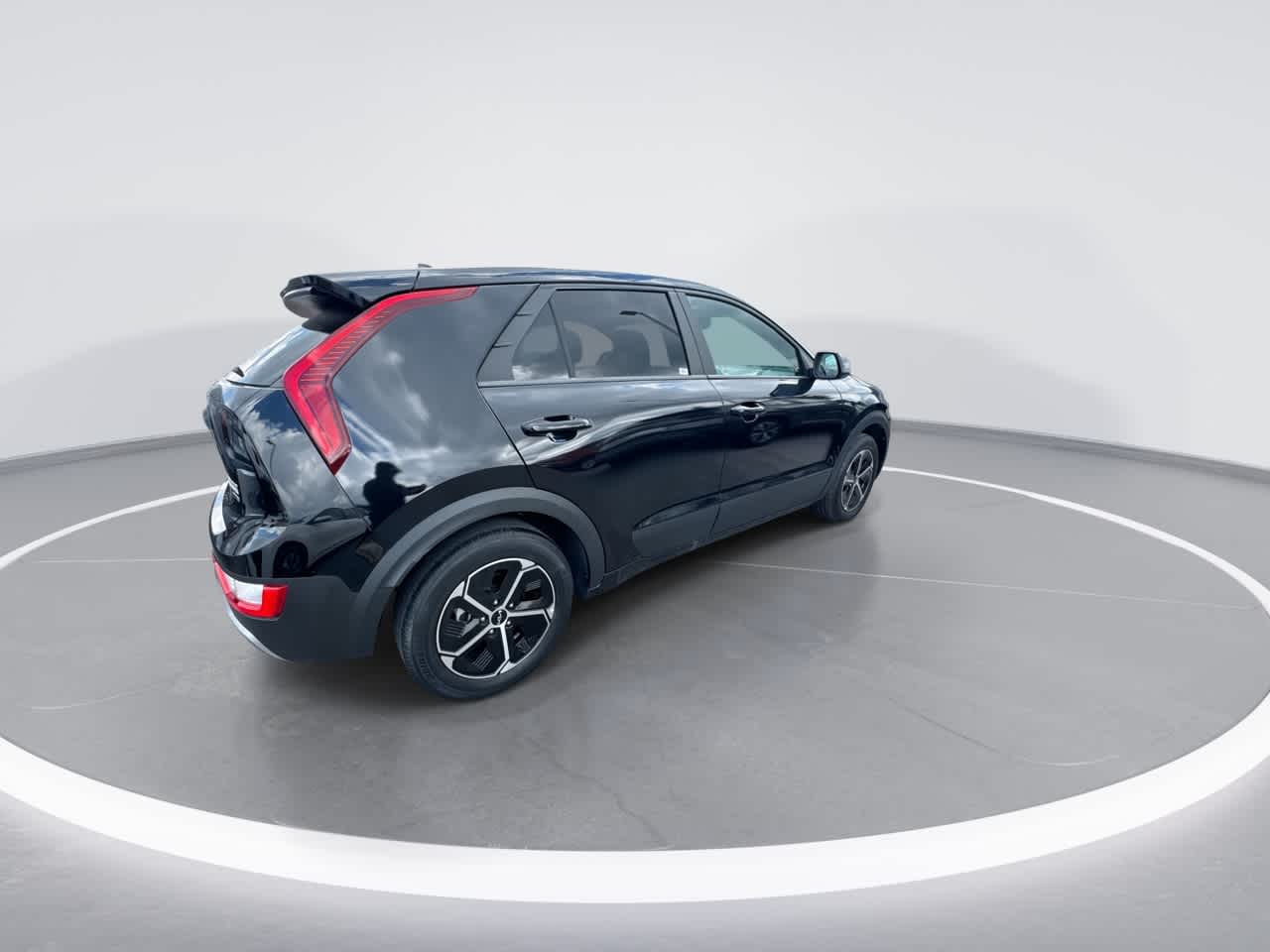 2024 Kia Niro LX photo 8