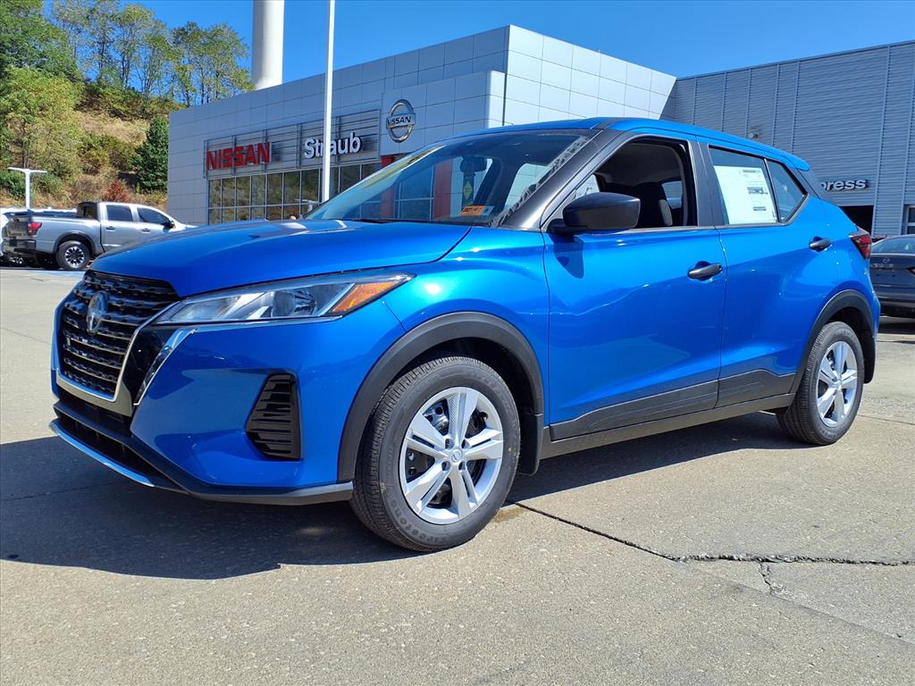2025 Nissan Kicks Play S photo 2