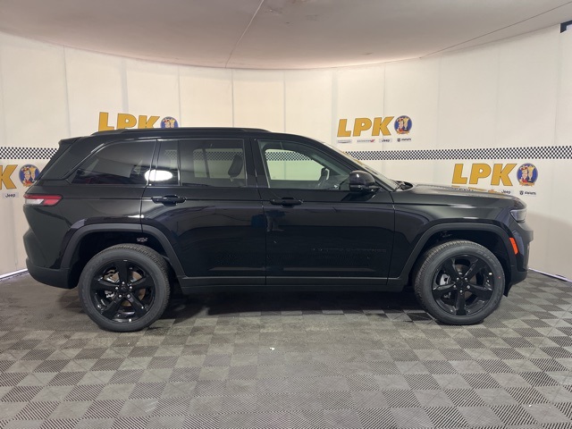 2025 Jeep Grand Cherokee Altitude X photo 4