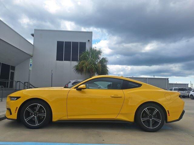 2024 Ford Mustang EcoBoost photo 2