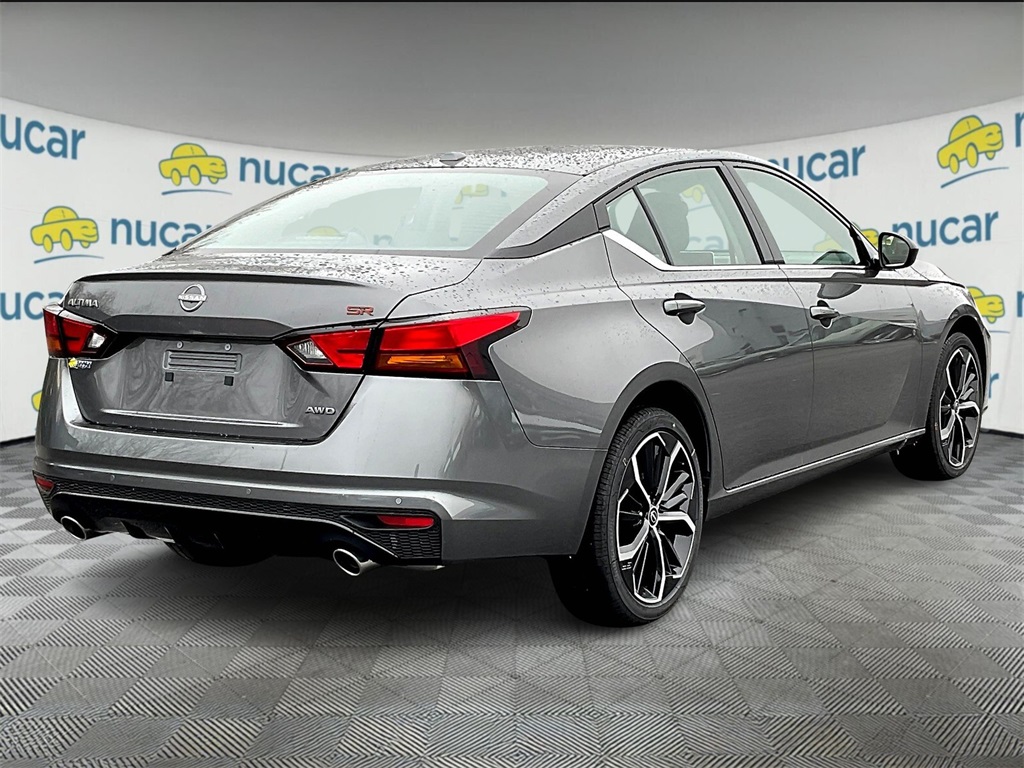 2025 Nissan Altima 2.5 SR photo 4