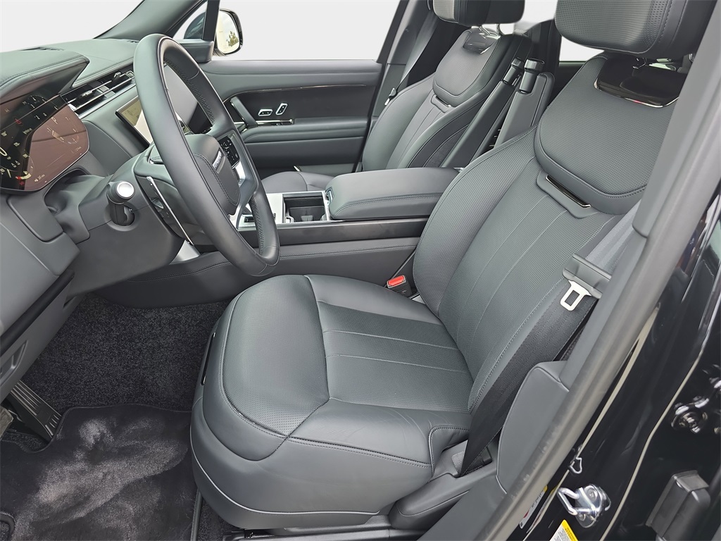 2025 Land Rover Range Rover SV photo 13
