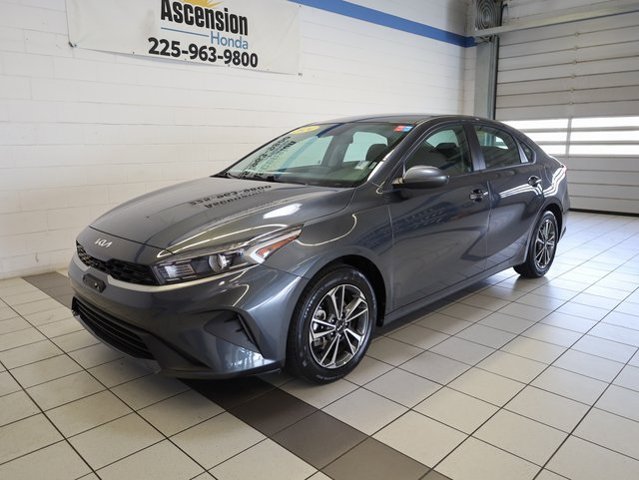 2024 Kia Forte LXS photo 2