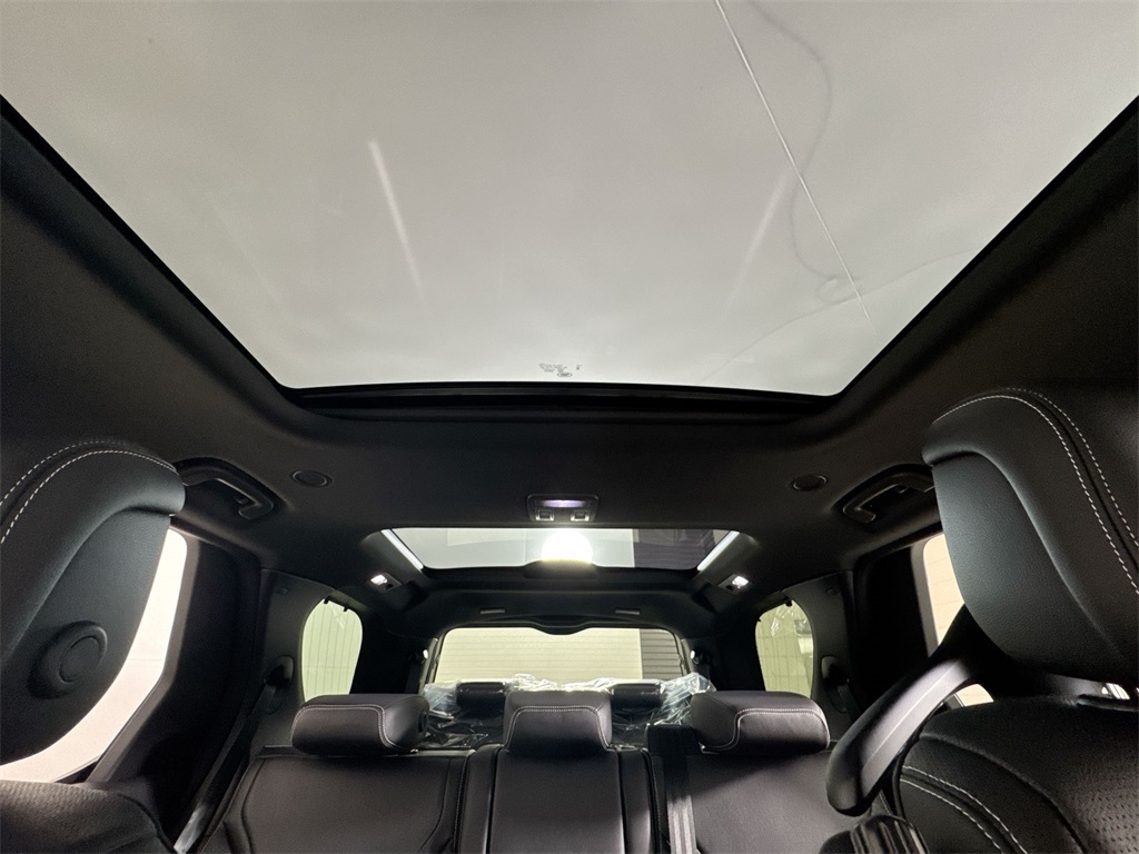 2025 Land Rover Discovery SE photo 20
