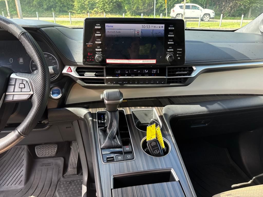 2022 Toyota Sienna Limited photo 16