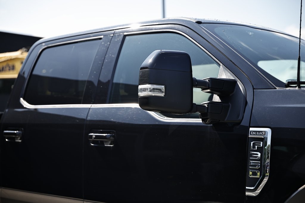 2022 Ford F-350 photo 12