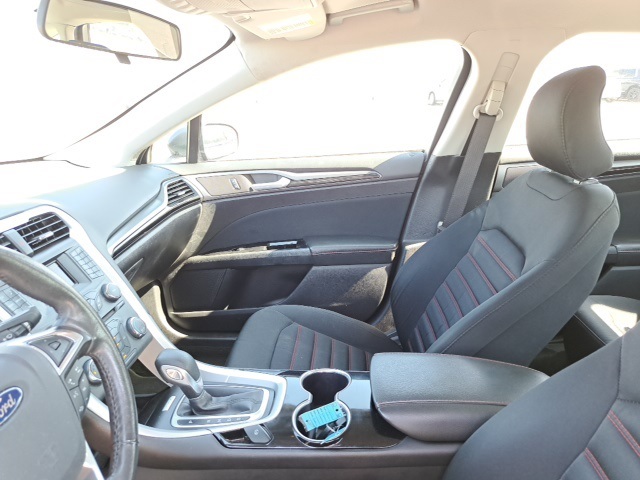 2016 Ford Fusion SE photo 15
