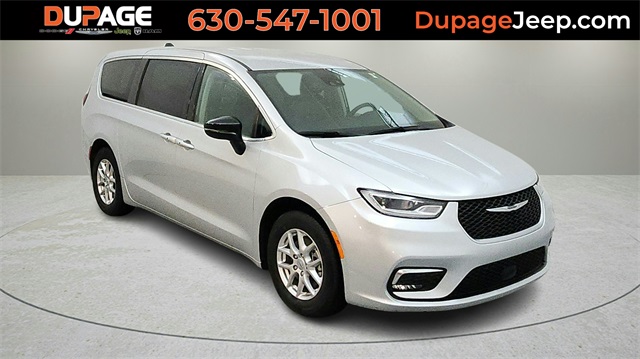 2024 Chrysler Pacifica Touring L's photo