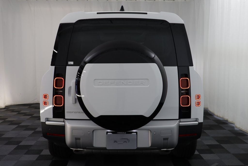 2025 Land Rover Defender 130 S photo 19