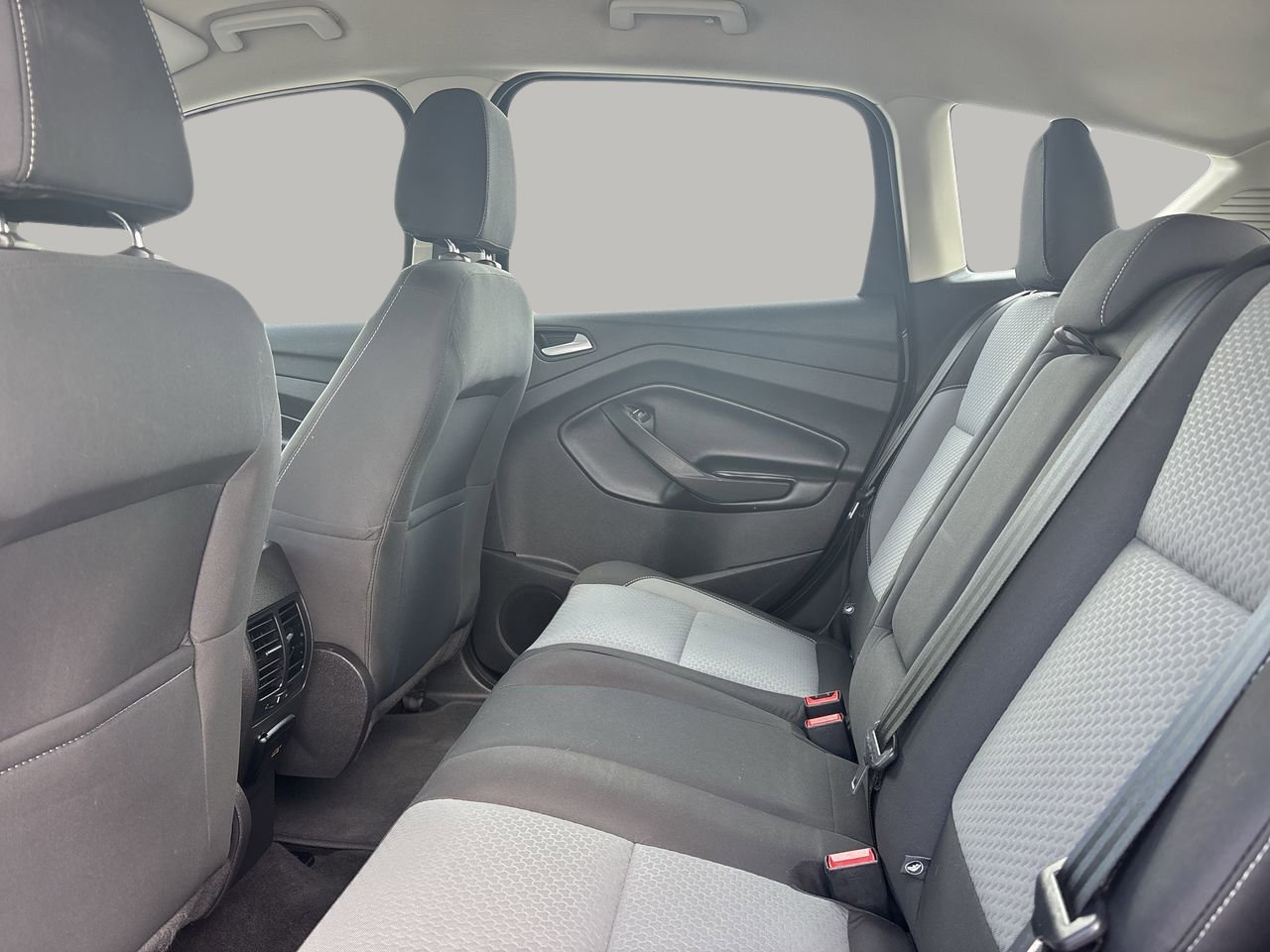 2017 Ford C-Max Hybrid SE photo 15